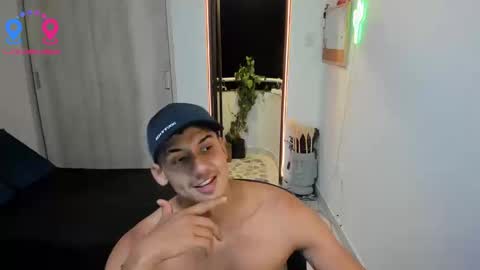 travis bakerr online show from September 23, 2025, 11:41 pm