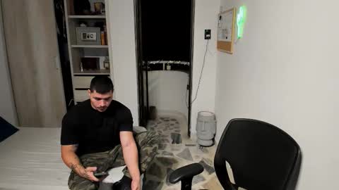 Snapshot of travis_bakerr chatting on February 27, 2026, 12:21 am travis bakerr online show from February 27, 2026, 12:21 am