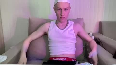 Travis online show from April 10, 2026, 3:23 am