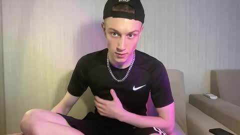 Travis online show from April 28, 2026, 9:14 am