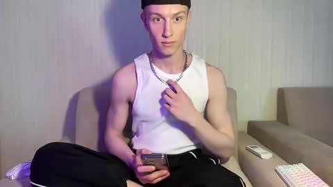 Travis online show from May 5, 2026, 10:34 am