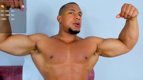 Snapshot of travis_lenox_ chatting on June 5, 2026, 1:23 am Travis online show from June 5, 2026, 1:23 am