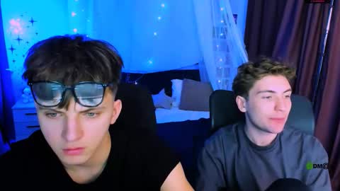 Travis online show from December 13, 2025, 8:47 pm