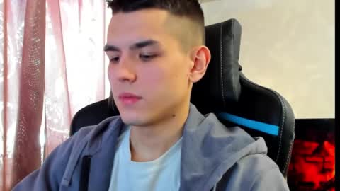 Snapshot of travisrivas chatting on February 16, 2025, 12:21 pm travisrivas online show from February 16, 2025, 12:21 pm