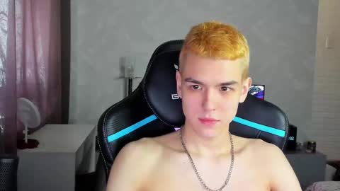 Snapshot of travisrivas chatting on March 8, 2025, 8:00 am travisrivas online show from March 8, 2025, 8:00 am