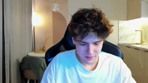 Snapshot of travisrivas chatting on October 2, 2025, 4:19 am travisrivas online show from October 2, 2025, 4:19 am