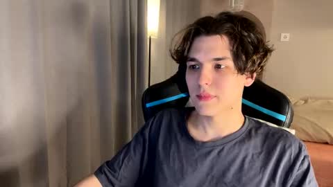 travisrivas online show from May 5, 2026, 2:41 am