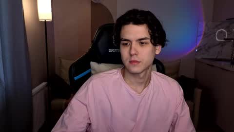 travisrivas online show from May 17, 2026, 7:28 am