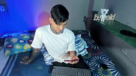 TRAV - INDEPENDENT MODEL online show from September 8, 2025, 11:26 pm