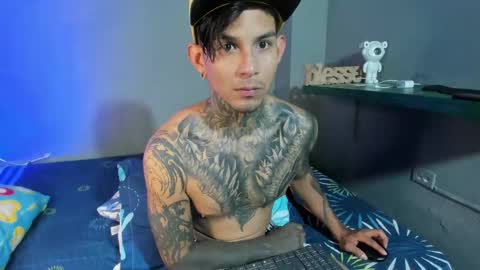 Snapshot of travistanner28 chatting on September 15, 2025, 5:18 am TRAV - INDEPENDENT MODEL online show from September 15, 2025, 5:18 am