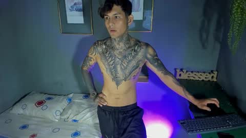 Snapshot of travistanner28 chatting on October 14, 2025, 4:13 am TRAV - INDEPENDENT MODEL online show from October 14, 2025, 4:13 am