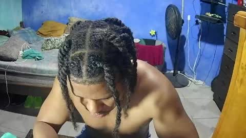 travisx_ online show from May 26, 2026, 5:47 am