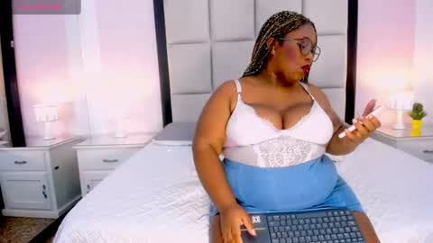 Treisy Vixen big ass online show from June 20, 2026, 3:20 am