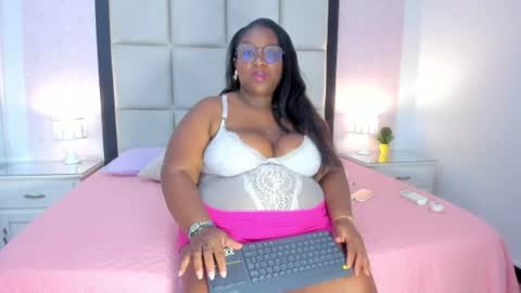 Treisy Vixen big ass online show from July 23, 2026, 3:15 am
