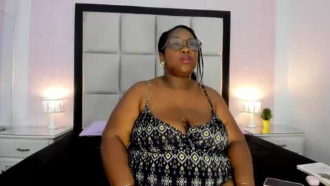 Treisy Vixen big ass online show from July 24, 2026, 2:53 am