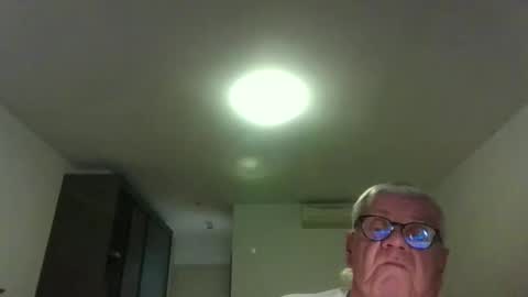 Snapshot of trekbeestje1 chatting on December 2, 2025, 5:08 pm trekbeestje online show from December 2, 2025, 5:08 pm