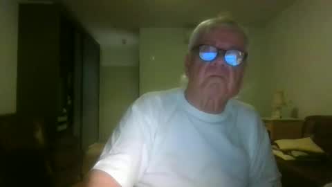 Snapshot of trekbeestje1 chatting on December 22, 2025, 5:54 pm trekbeestje online show from December 22, 2025, 5:54 pm