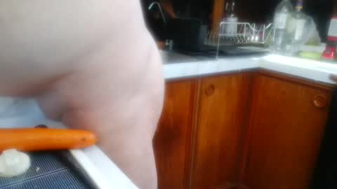 Snapshot of trevluv77 chatting on December 25, 2024, 2:14 am trevluv77 online show from December 25, 2024, 2:14 am