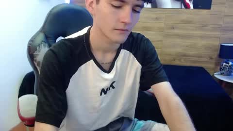 Snapshot of trevor_mob chatting on April 28, 2026, 4:34 pm trevor_mob online show from April 28, 2026, 4:34 pm