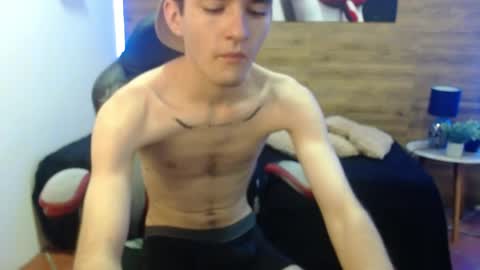 Snapshot of trevor_mob chatting on May 7, 2026, 5:18 pm trevor_mob online show from May 7, 2026, 5:18 pm