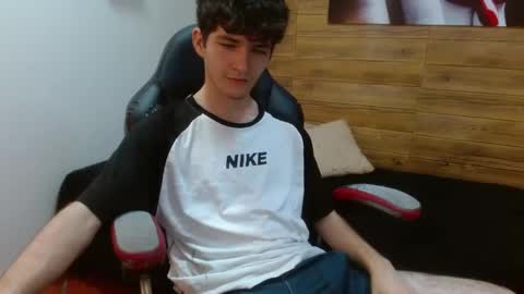 Snapshot of trevor_mob chatting on May 26, 2026, 7:43 pm trevor_mob online show from May 26, 2026, 7:43 pm