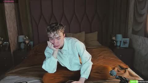 TrevorBenson online show from December 2, 2025, 3:01 am