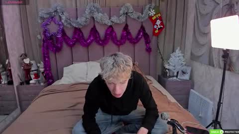 TrevorBenson online show from December 15, 2025, 3:22 am