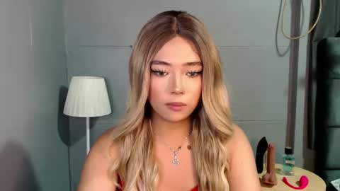 trexie_fucks15 online show from October 13, 2025, 4:18 pm