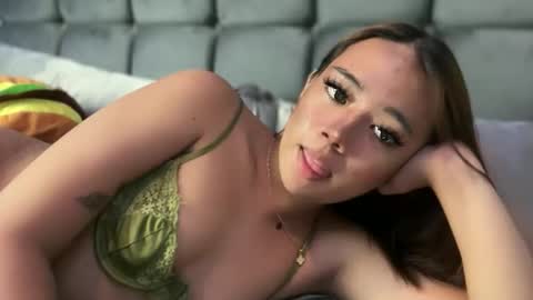 trexie_fucks15 online show from May 5, 2026, 1:35 am