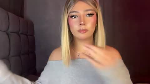 trexie_fucks15 online show from August 4, 2026, 5:59 pm