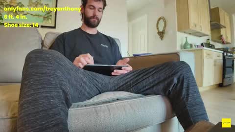 Snapshot of treyanthony chatting on March 11, 2025, 4:40 pm decentanthony online show from March 11, 2025, 4:40 pm