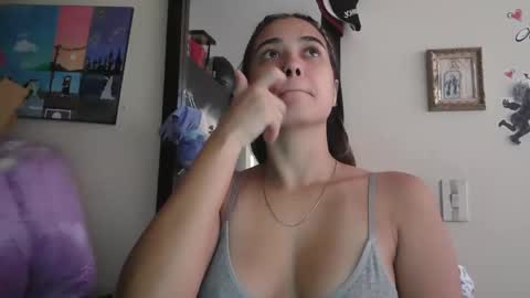 Snapshot of triana_bell chatting on April 4, 2026, 3:42 pm triana_bell online show from April 4, 2026, 3:42 pm