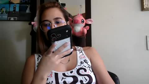 Snapshot of triana_bell chatting on June 24, 2026, 4:17 pm triana_bell online show from June 24, 2026, 4:17 pm