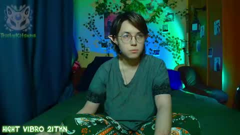 Snapshot of trickykitsune chatting on April 30, 2026, 5:41 pm trickykitsune online show from April 30, 2026, 5:41 pm