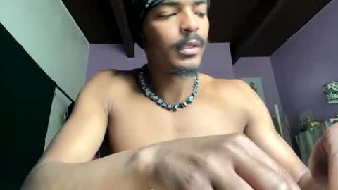 Snapshot of trillahung chatting on April 26, 2026, 2:04 pm WapBopper online show from April 26, 2026, 2:04 pm