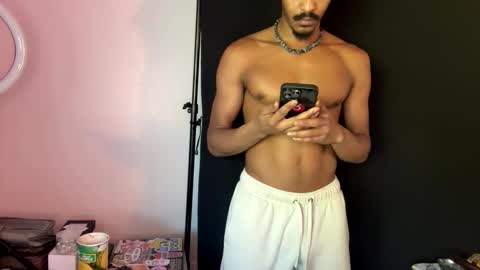 Snapshot of trillahung chatting on May 12, 2026, 12:35 pm WapBopper online show from May 12, 2026, 12:35 pm