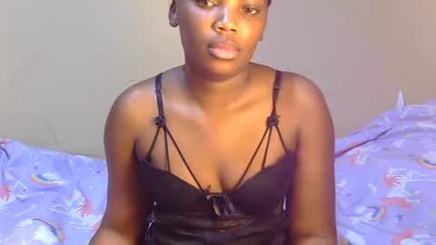 trina_z online show from June 28, 2026, 4:51 am
