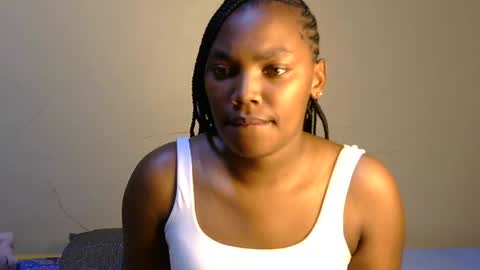 trina_z online show from July 18, 2026, 6:23 pm
