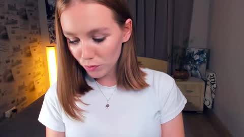 Snapshot of trinahillier chatting on October 13, 2025, 6:41 pm Bubbles online show from October 13, 2025, 6:41 pm
