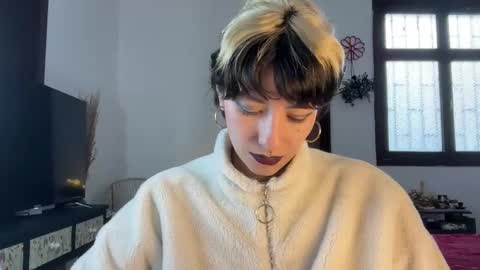 Snapshot of trinitysecrets chatting on January 3, 2025, 10:29 pm trinitysecrets online show from January 3, 2025, 10:29 pm