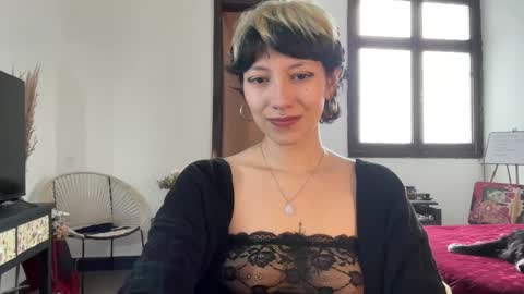 Snapshot of trinitysecrets chatting on January 5, 2025, 7:28 pm trinitysecrets online show from January 5, 2025, 7:28 pm