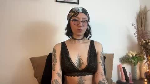 Snapshot of trinitysecrets chatting on October 23, 2025, 6:50 pm trinitysecrets online show from October 23, 2025, 6:50 pm