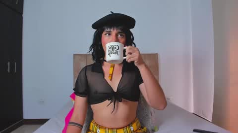 Snapshot of trinydoll chatting on October 11, 2025, 12:58 pm Triny online show from October 11, 2025, 12:58 pm