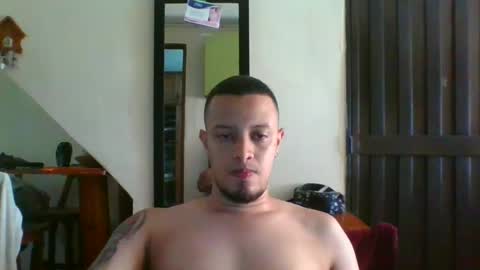 Snapshot of tripode2017 chatting on January 14, 2025, 5:45 pm tripode2017 online show from January 14, 2025, 5:45 pm