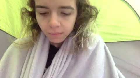 Snapshot of trippybb222 chatting on October 9, 2025, 1:31 pm trippybb222 online show from October 9, 2025, 1:31 pm