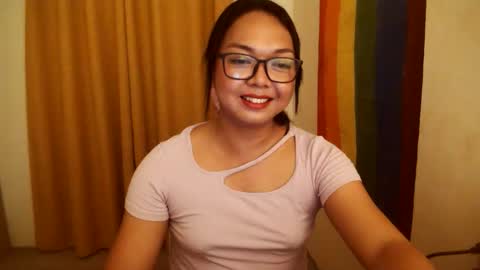 Snapshot of trishakera chatting on September 18, 2025, 1:02 pm trisha online show from September 18, 2025, 1:02 pm