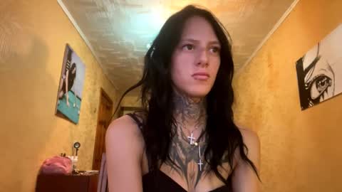 Snapshot of tristalevy chatting on October 5, 2025, 6:12 am Sofa Im new here and so far I do not take off the panties online show from October 5, 2025, 6:12 am