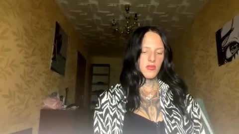 Snapshot of tristalevy chatting on October 17, 2025, 8:22 pm Sofa Im new here and so far I do not take off the panties online show from October 17, 2025, 8:22 pm