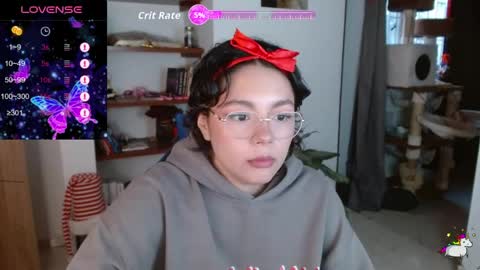 Snapshot of trixie_tangg chatting on May 7, 2026, 10:59 pm Kitty online show from May 7, 2026, 10:59 pm
