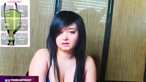 trixiedoescamcam online show from September 25, 2025, 4:21 pm